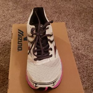 Slightly worn mizuno women's running shoe